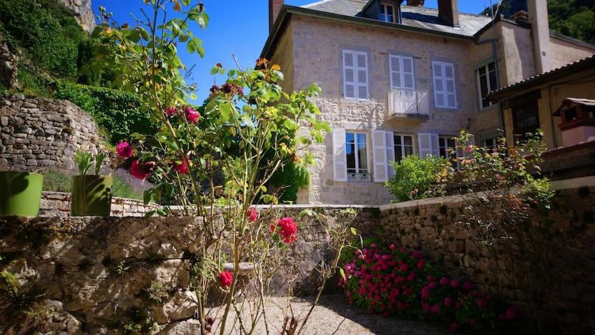 Cerdon  Au Fil De L'Eau Bed & Breakfast エクステリア 写真